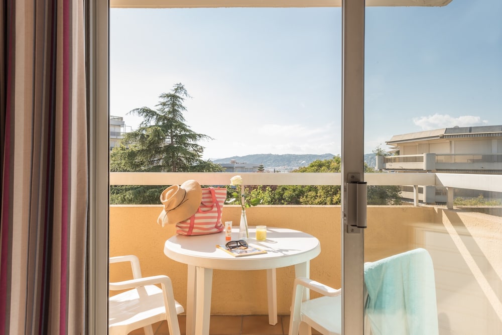 RESIDENCE LA ROSTAGNE 22/50