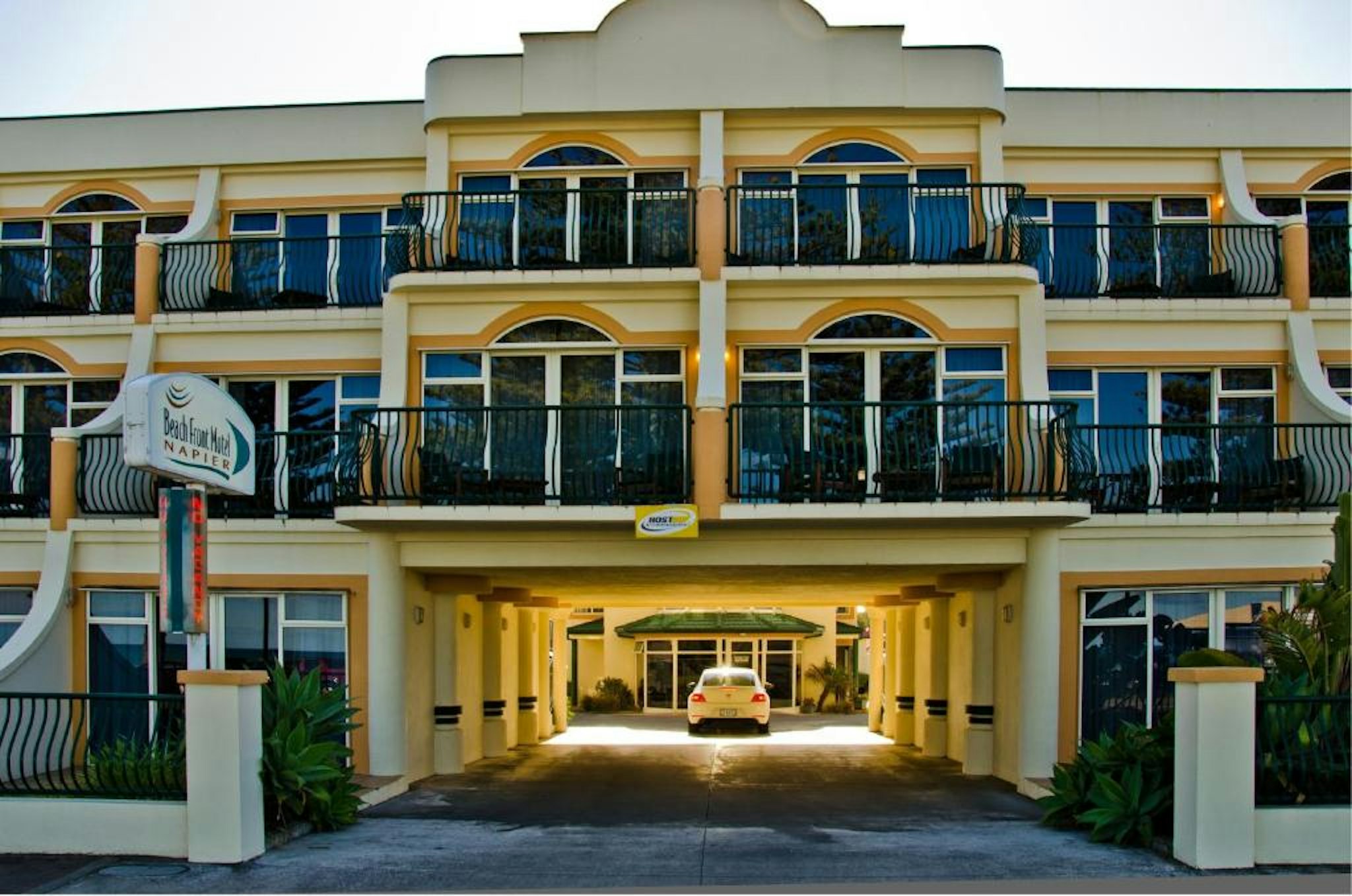 Beach Front Motel Napier 1/6