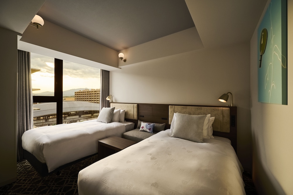 DELUXE, TWIN BEDS