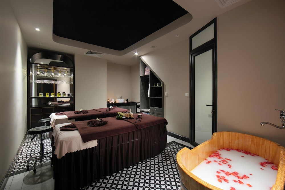 MAY DE VILLE Crown Hotel 18/46