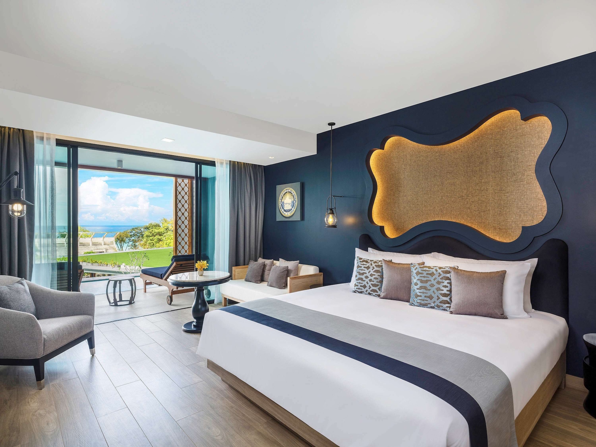 Deluxe, Suite, King Bed, Sea View, Pool Access