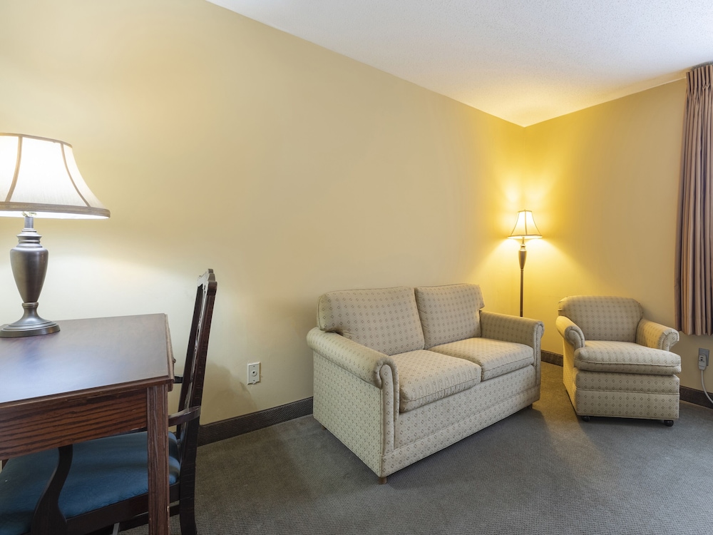 Americas Best Value Inn Springfield - Mansion View 29/47