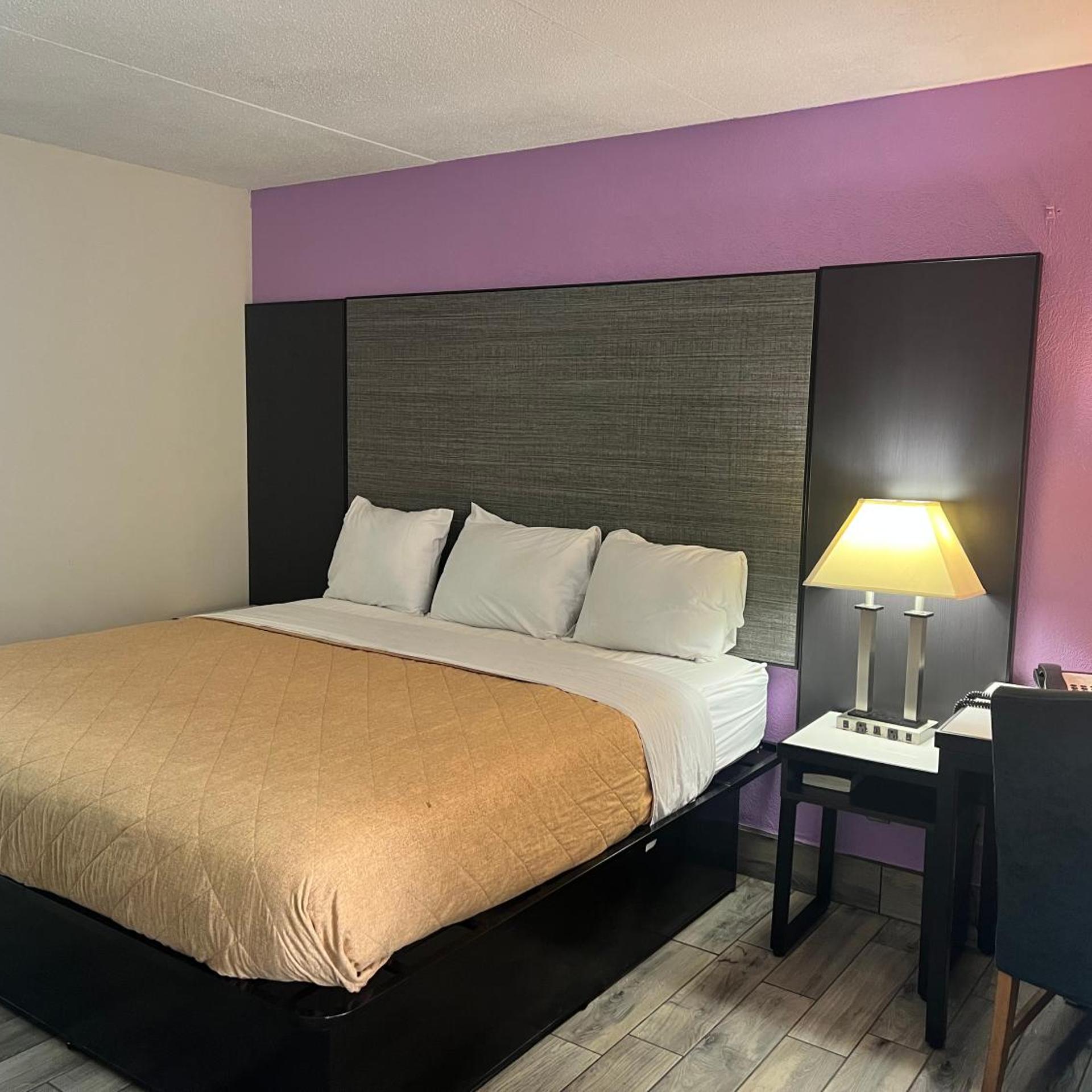 Americas Best Value Inn Tillmans Corner Mobile 23/36