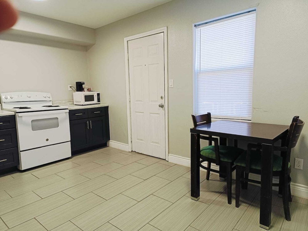 Village Inn Motel Rockport near Aransas Bay 10/50