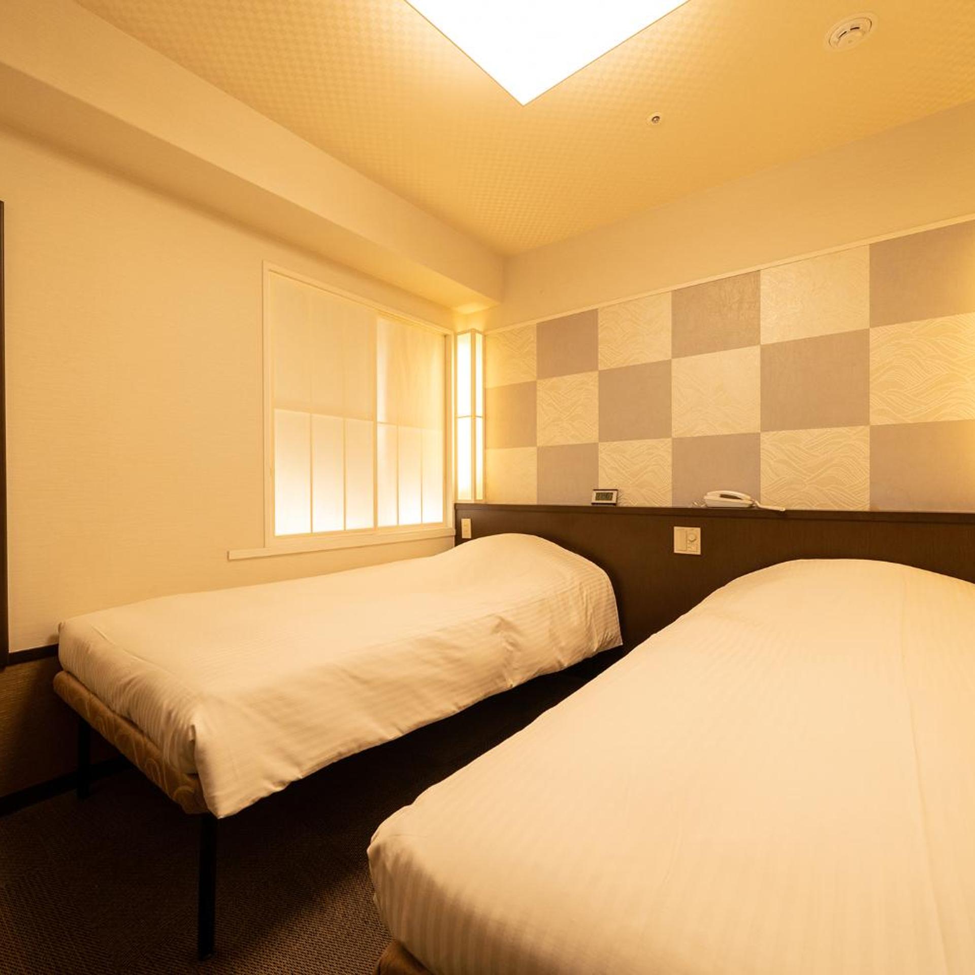 ROOM, TWIN BEDS, MAIN BUILDING