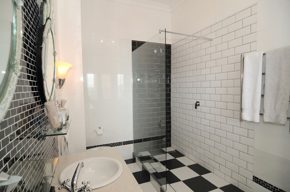 Abbey Manor Luxury Guesthouse 8/70