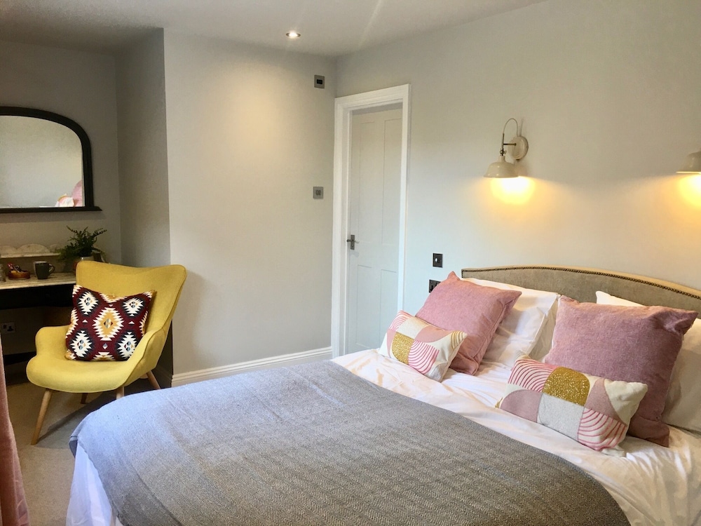 The Mousetrap Inn 23/70