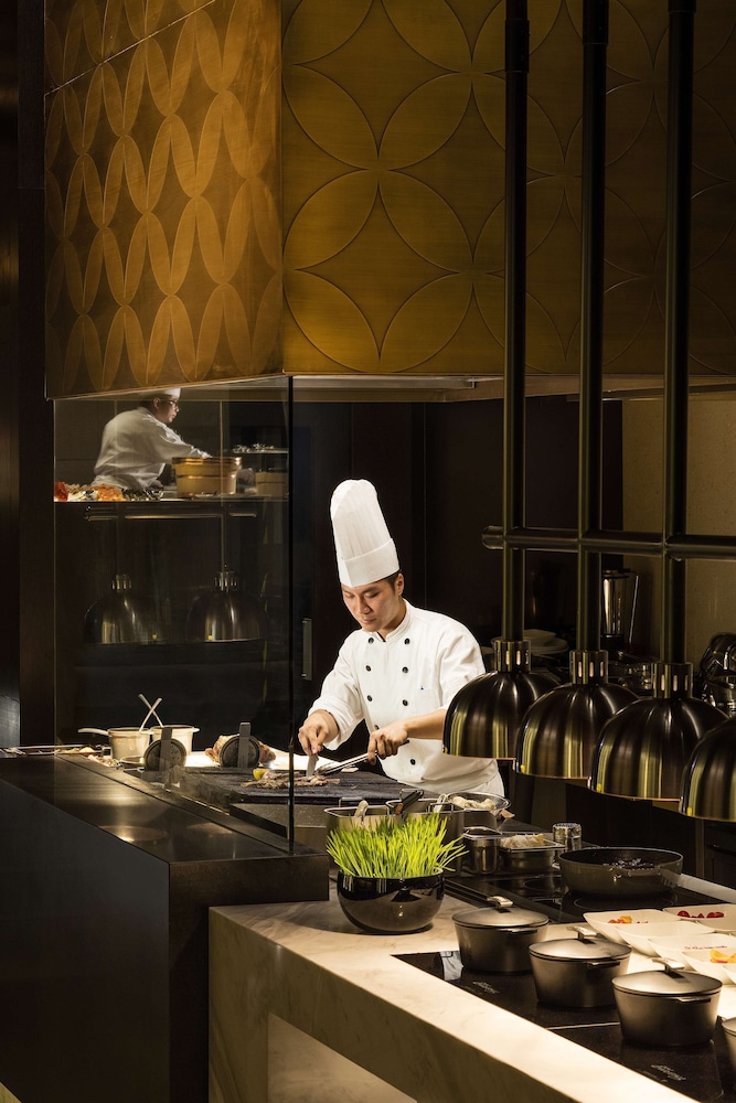 GRAND HYATT HONG KONG 8/69
