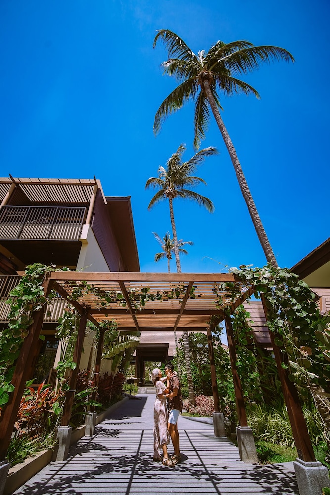 Khanom Beach Resort and Spa 8/68
