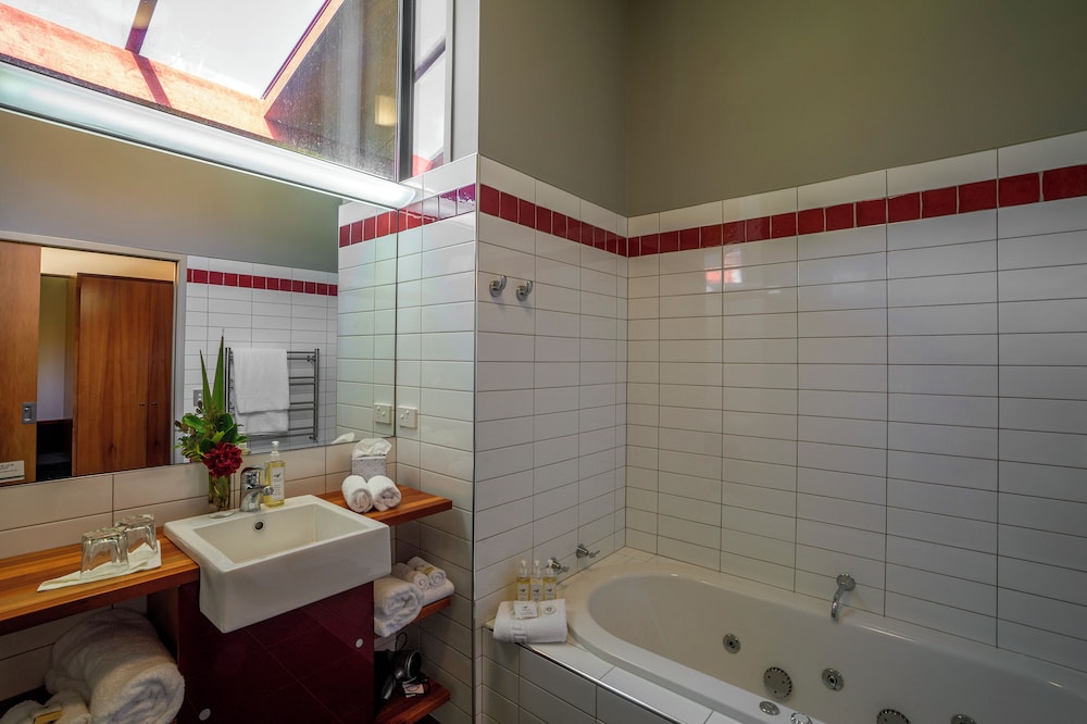 Lake Moeraki Wilderness Lodge 37/39
