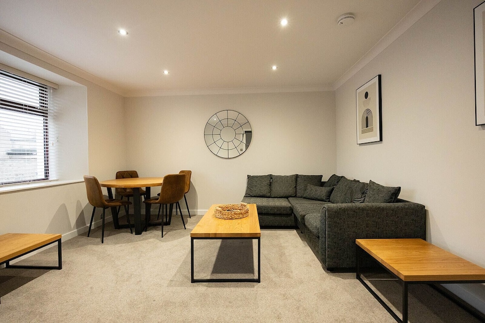 New Inn Hotel 23/33