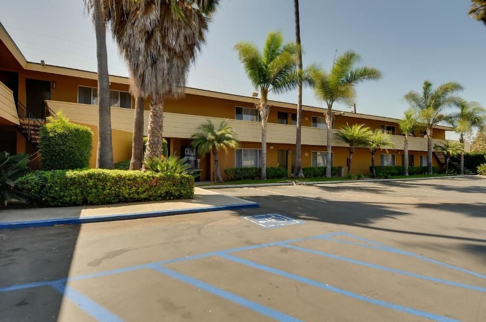 Hotel Palmeras Chula Vista (ex Vagabond Inn Chula Vista) 28/35