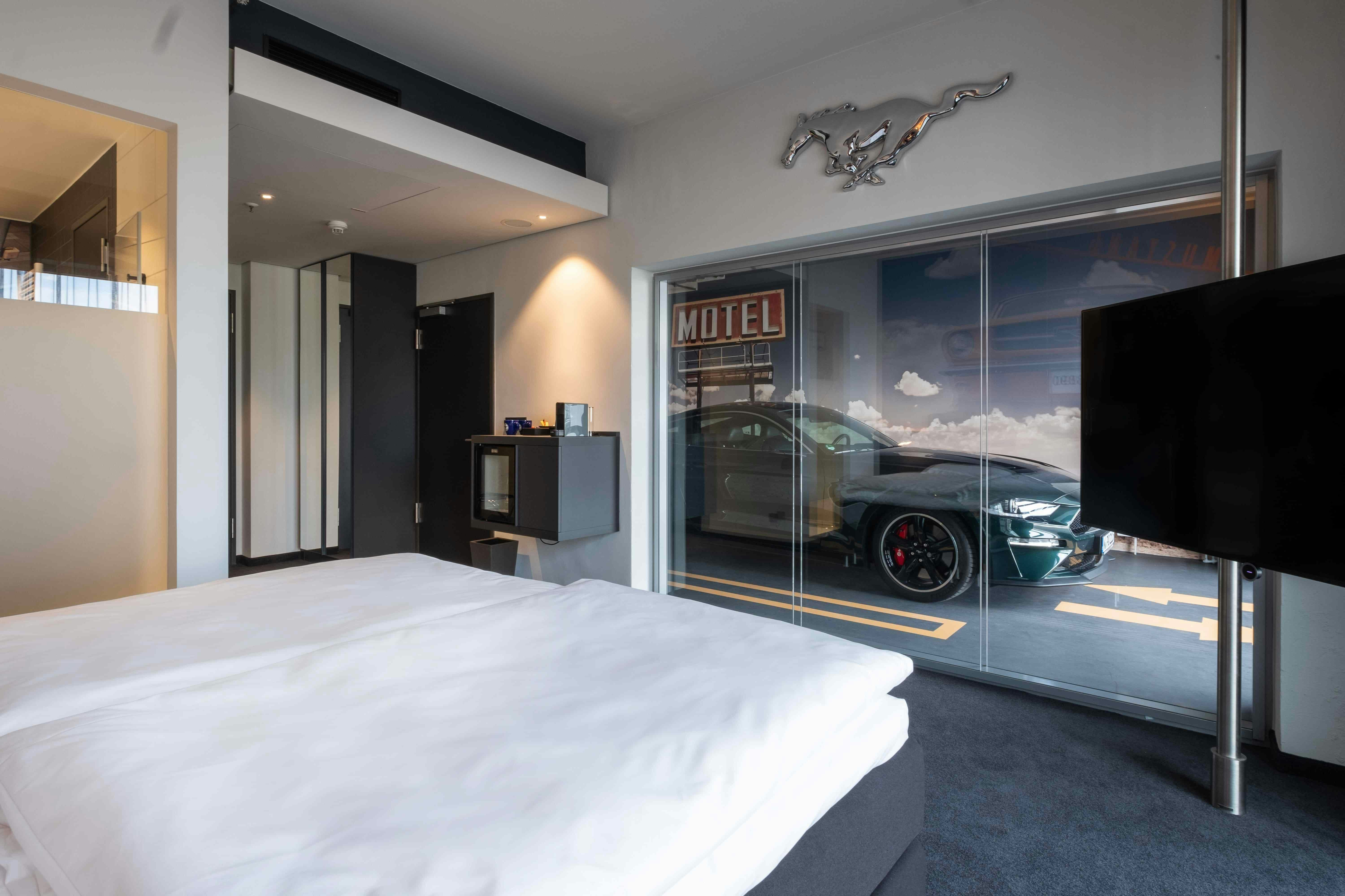 V8 Hotel Koln @ Motorworld 13/34