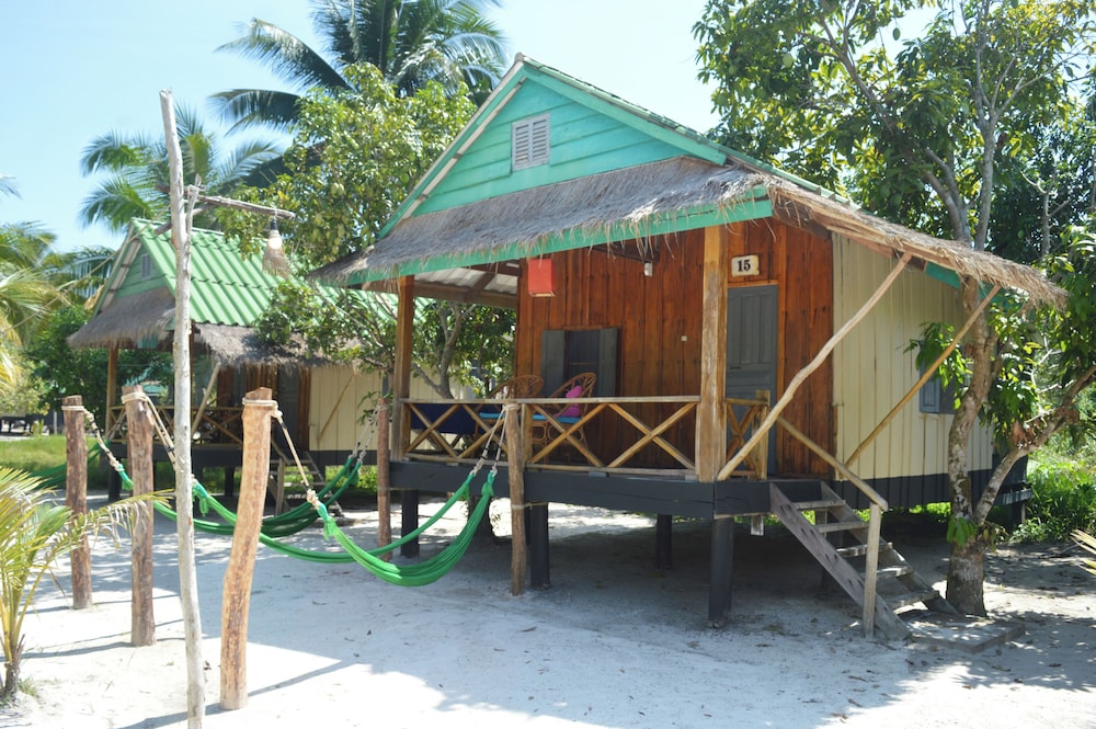 Palm Beach Bungalow Resort 58/66