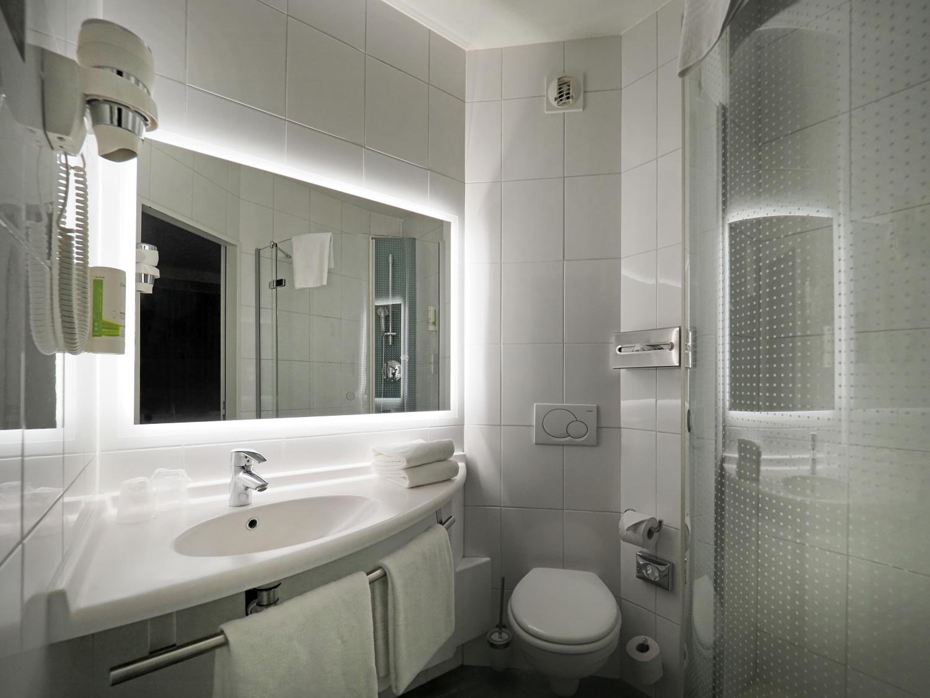 غرفة سوبيريور بسرير فردي، IBIS LOCARNO 4/6