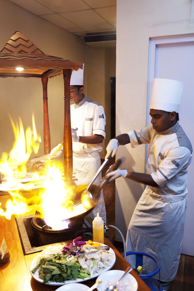 Hunas Falls Hotel Kandy 35/77