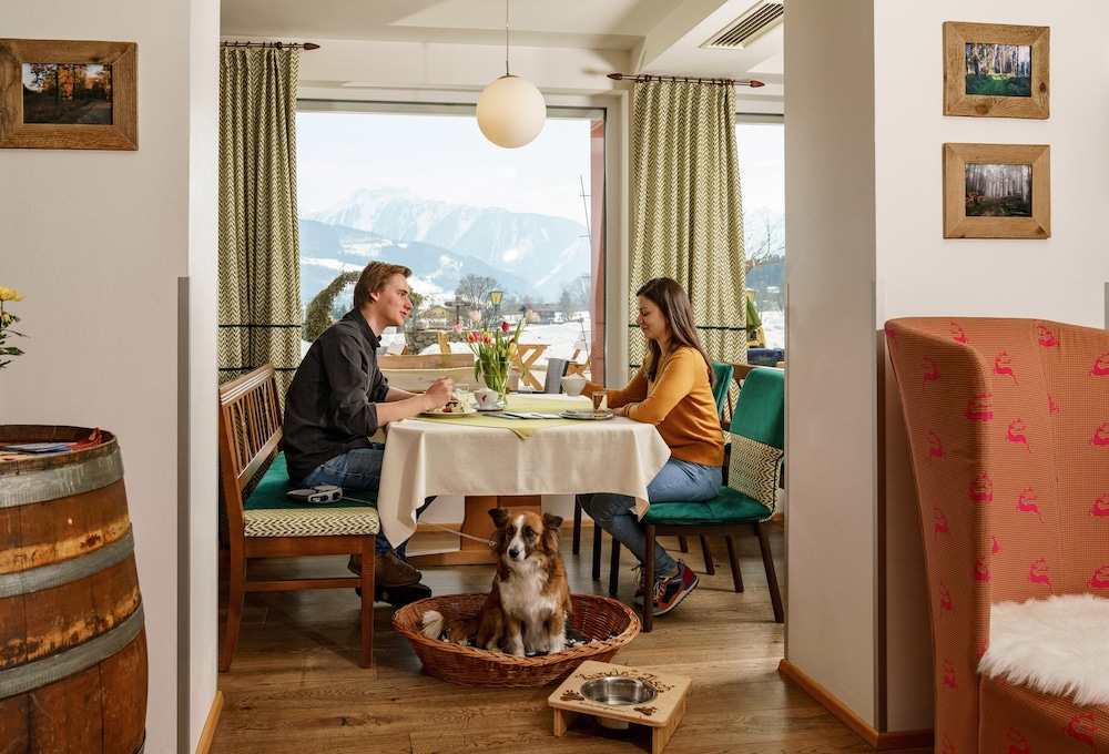 HOTEL ALMFRIEDEN 25/50