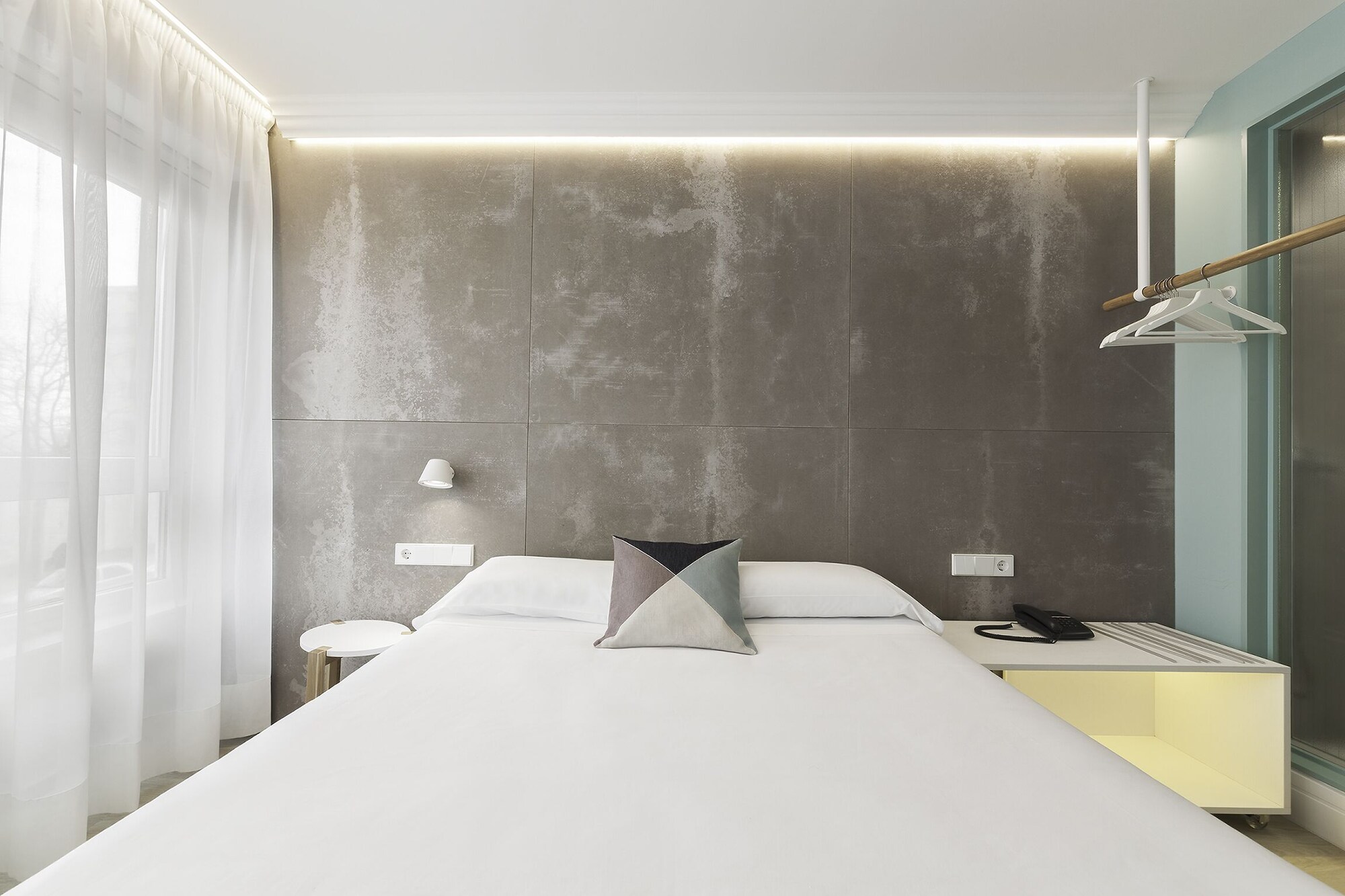 STANDARD, DOUBLE BED