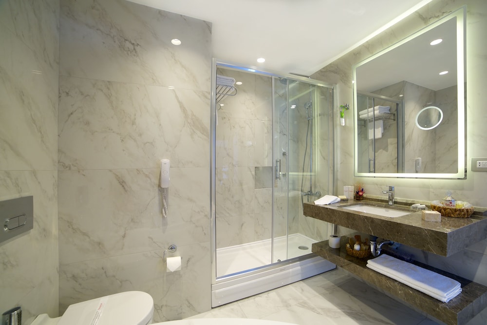 جناح بسرير كينج، Ramada By Wyndham Istanbul Taksim 5/8