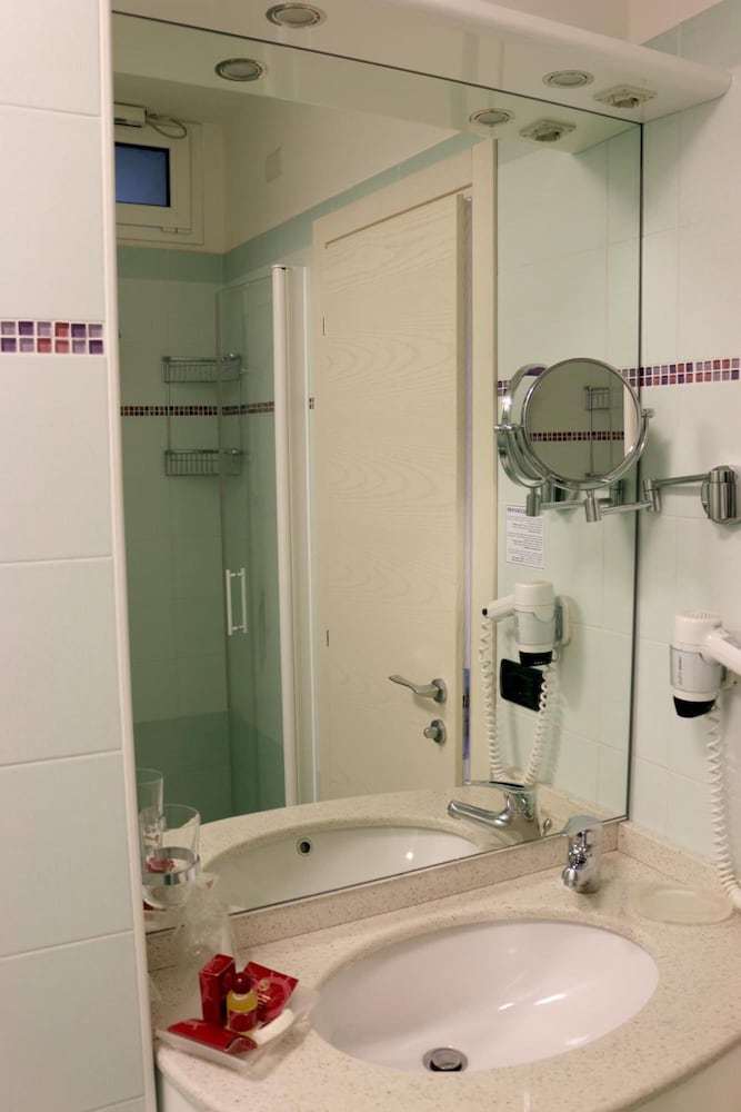 Hotel Levante 42/45