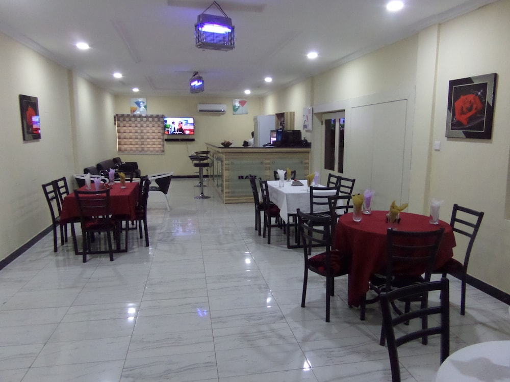 Providence Hotel And Suites 28/35