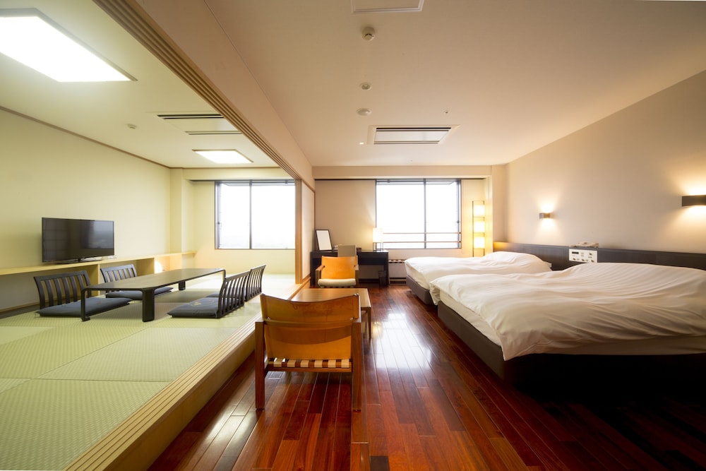 PREMIUM, TATAMI