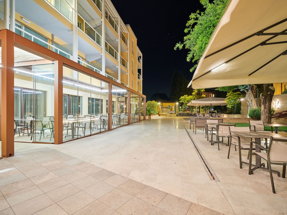Hotel Bisesti 40/50