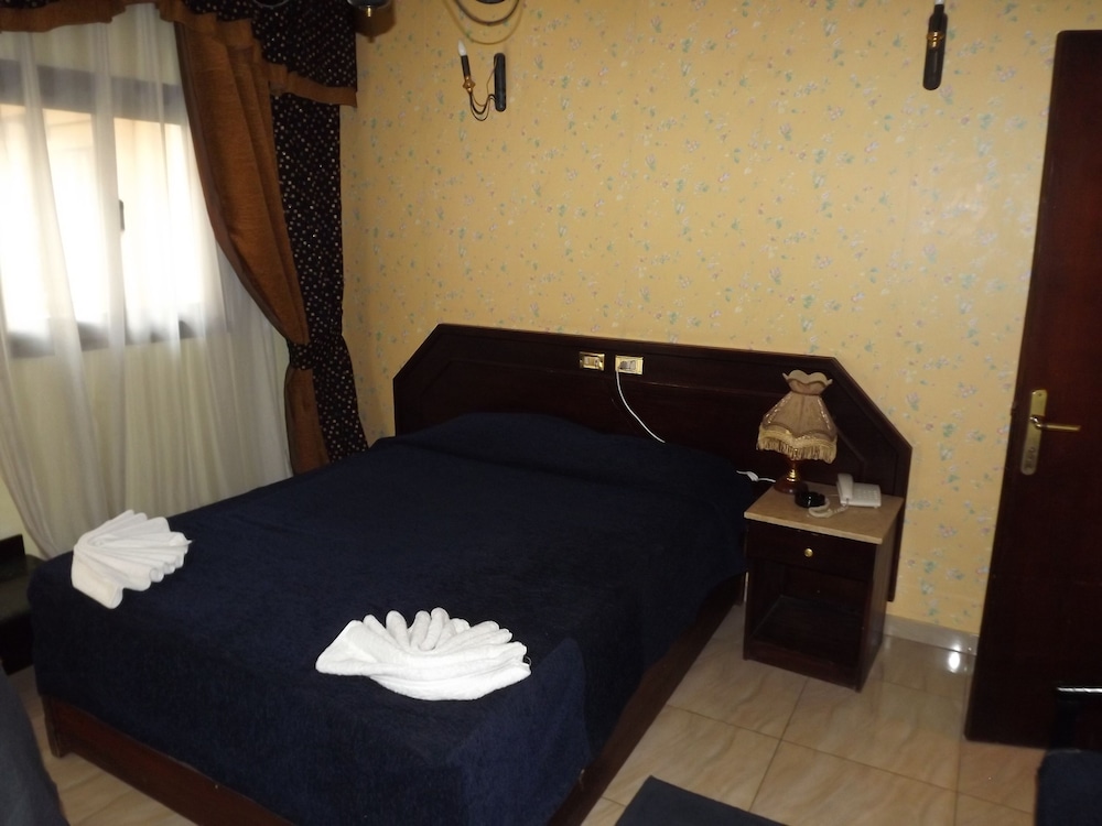 Mayorca Hotel 8/32