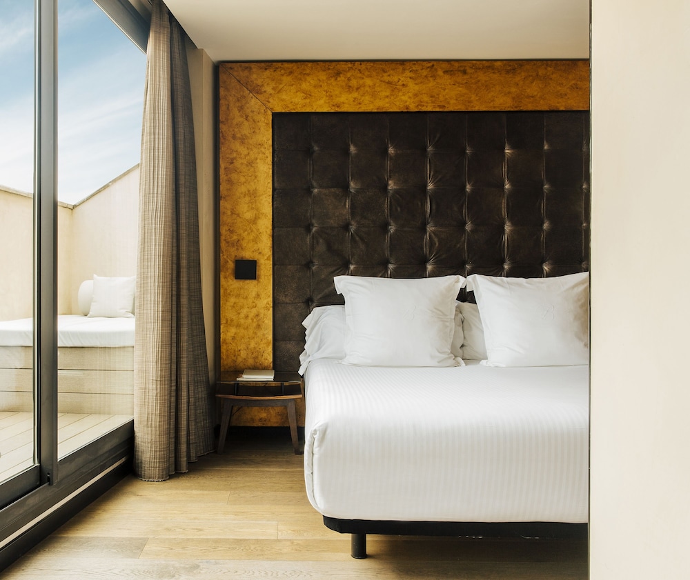 JEWEL, SUITE, DOUBLE BED, CITY VIEW, TERRACE