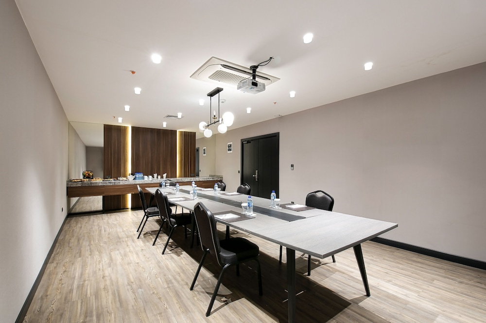 Avantgarde Urban Hotel Sisli 47/50