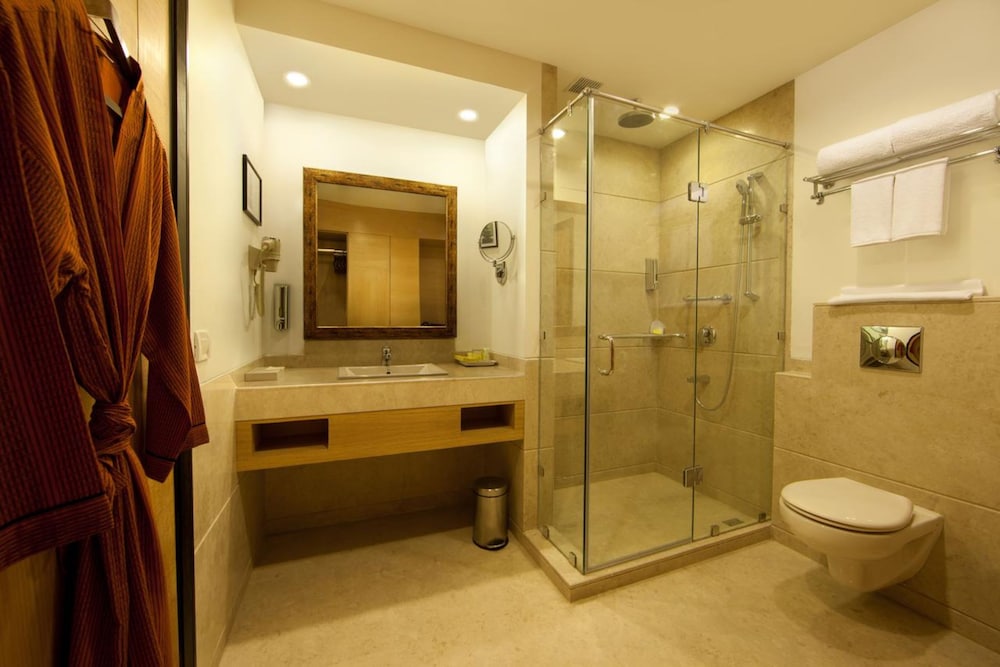 Lemon Tree Hotel Chandigarh 55/60