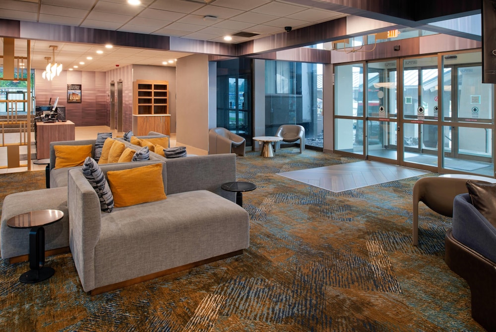 La Quinta Inn & Suites by Wyndham Seattle Sea-Tac Airport 30/48
