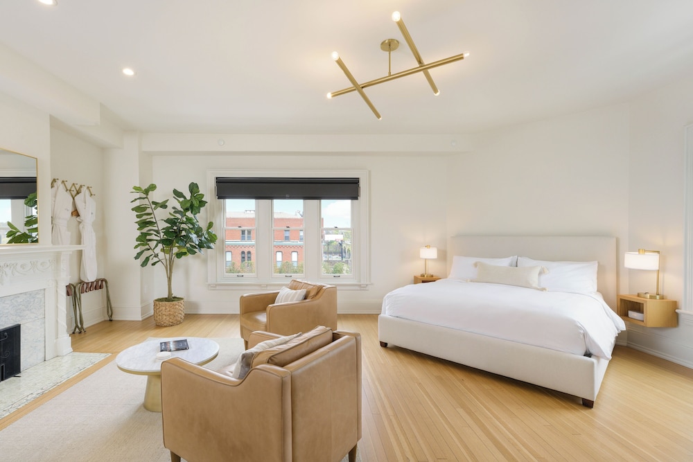 Premier, King Bed