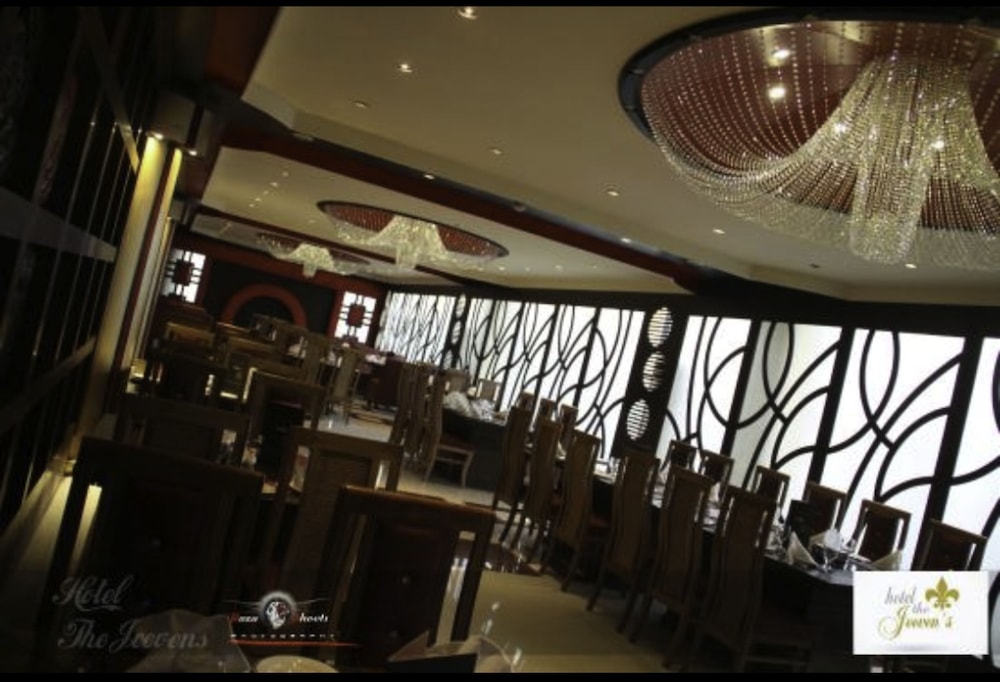 Hotel The Jeevens 32/32