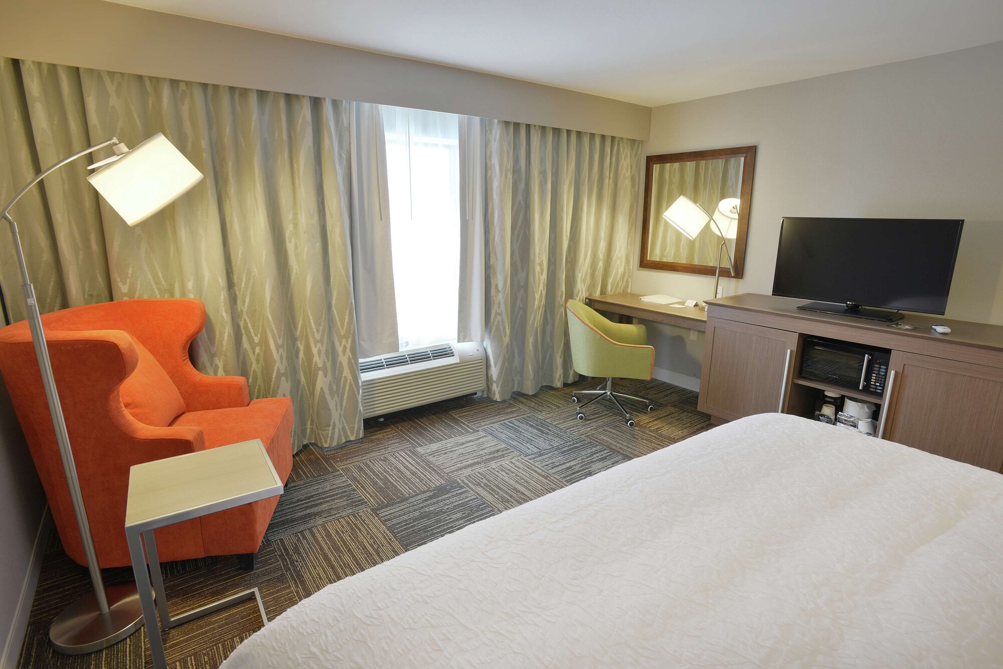 غرفة بسريرين كوين بحوض استحمام لذوي الإعاقة، Hampton Inn Suites Cincinnati Kenwood Oh 7/10