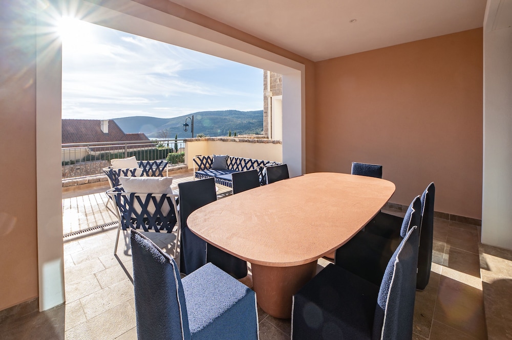 Lustica Bay Vacation Homes 31/50