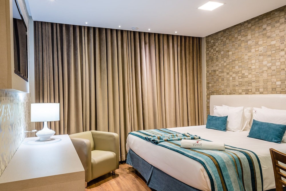 Vogue Hotel 15/60