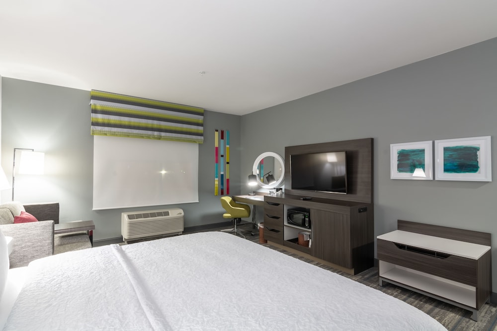 Hampton Inn & Suites Dallas East TX 14/45