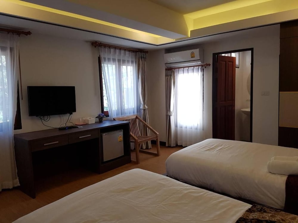 Chorlada Lanna Hotel 25/48