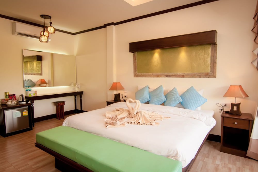 Varin Beach Resort 23/75