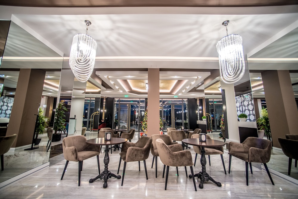 Aghababyan S Hotel 75/77