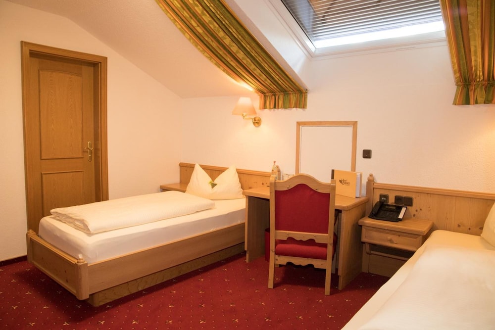 Hotel Gastehaus Bauer garni 12/50