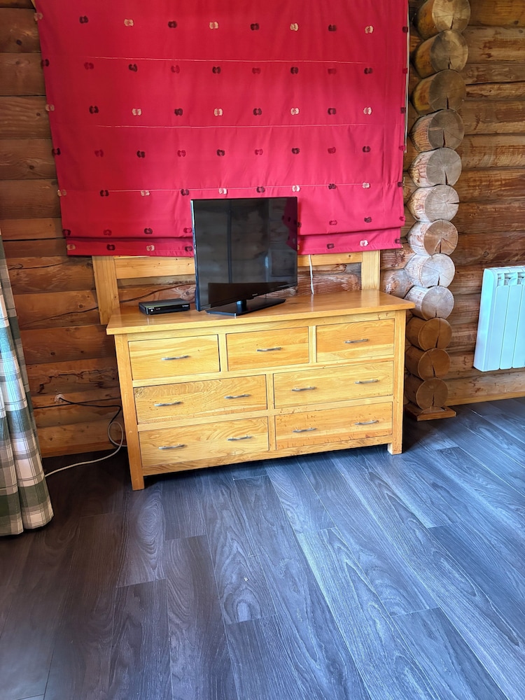 Bcc Loch Ness Log Cabins 7/46
