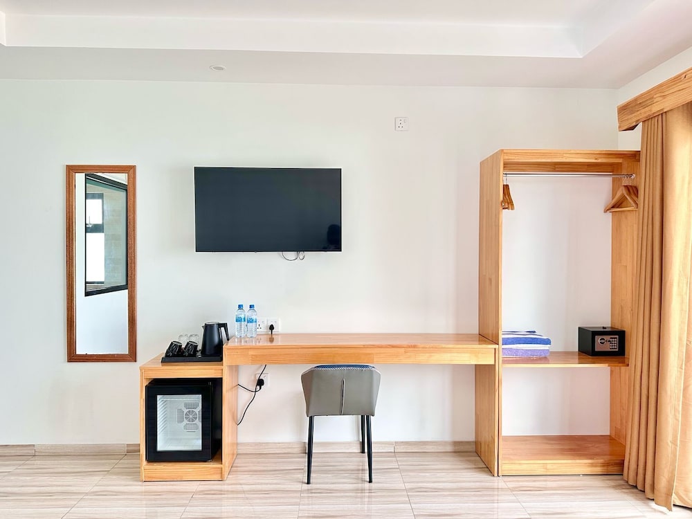 AIMI Beach Hotel 54/64