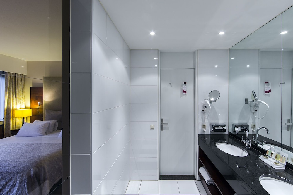 Crowne Plaza Maastricht 30/80