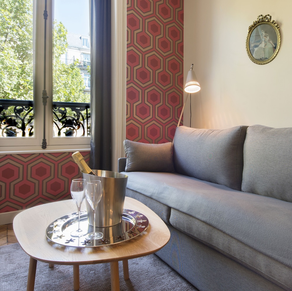 Suites and Hotel Helzear Champs Elysees 36/65