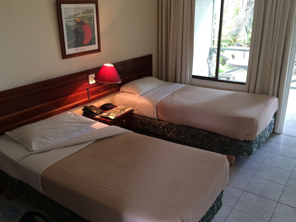 Madang Resort Hotel 12/50