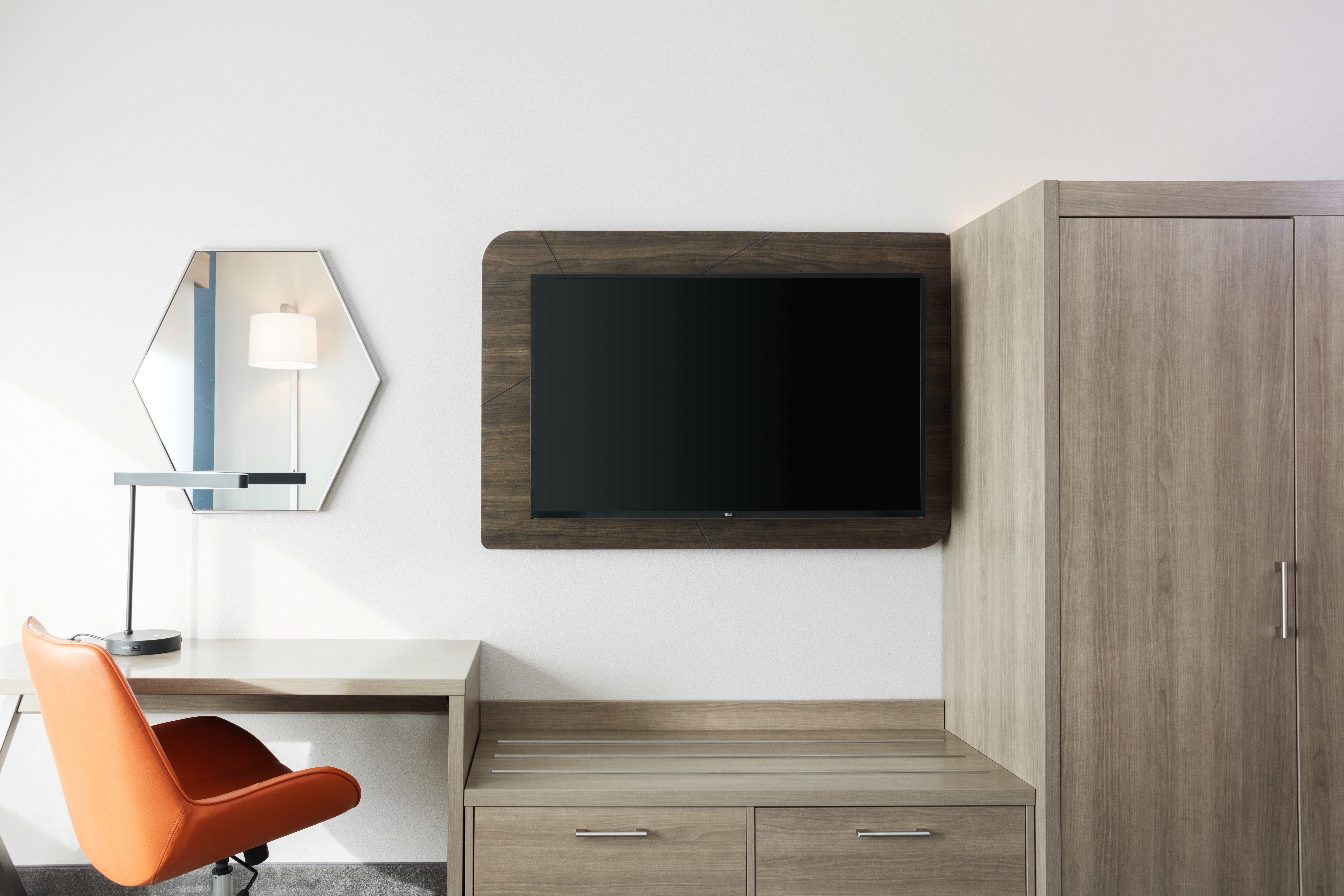 Holiday Inn Express Apex Raleigh 37/43