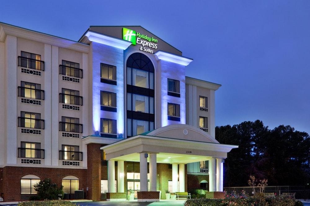 Holiday Inn Express Hotel Suites Wilson Downtown 3/37