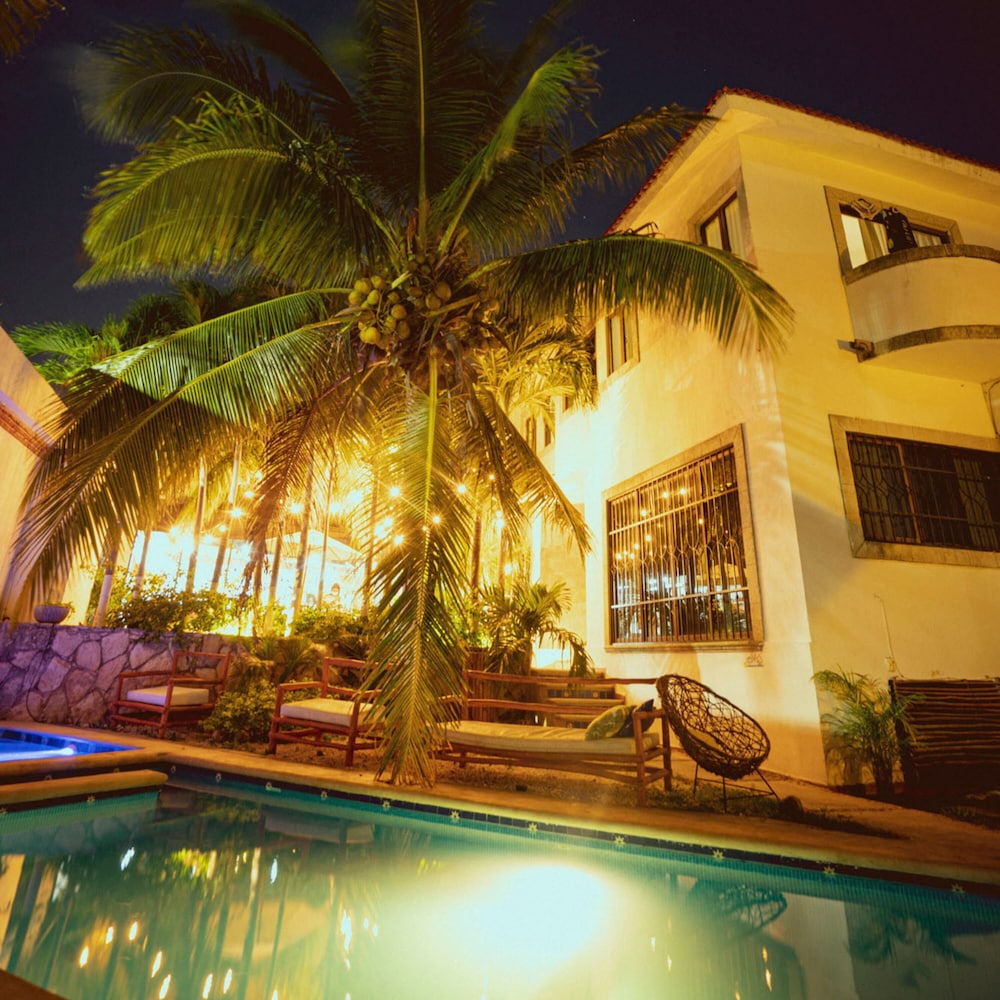Enigmatic Boutique Hotel 3/44